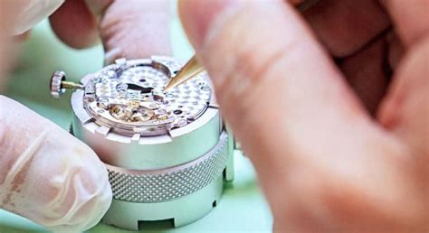 cleaning rolex at home|rolex maintenance without refinishing.